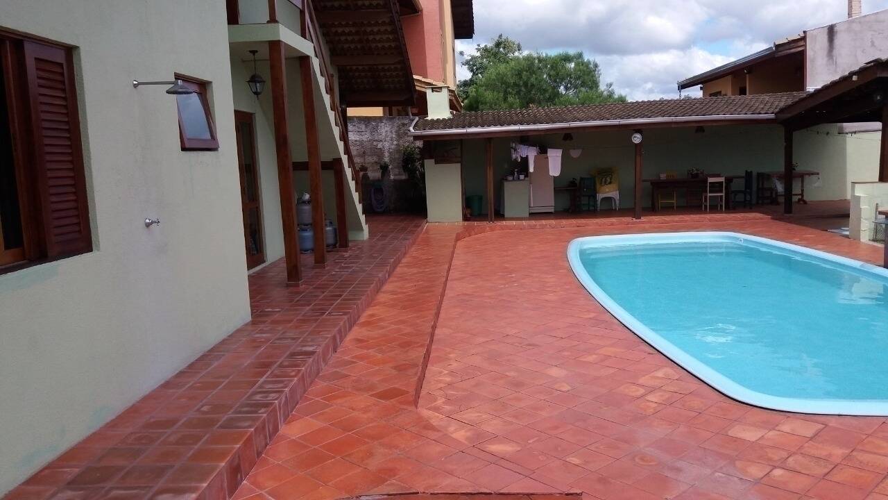 Casa à venda com 3 quartos, 1100m² - Foto 25