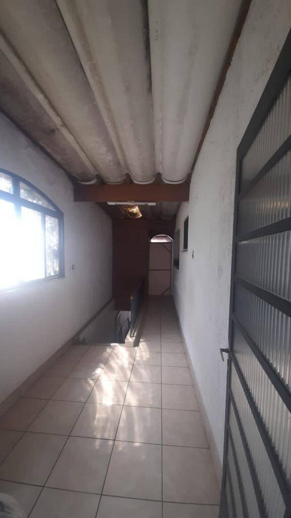 Casa à venda com 3 quartos, 210m² - Foto 15