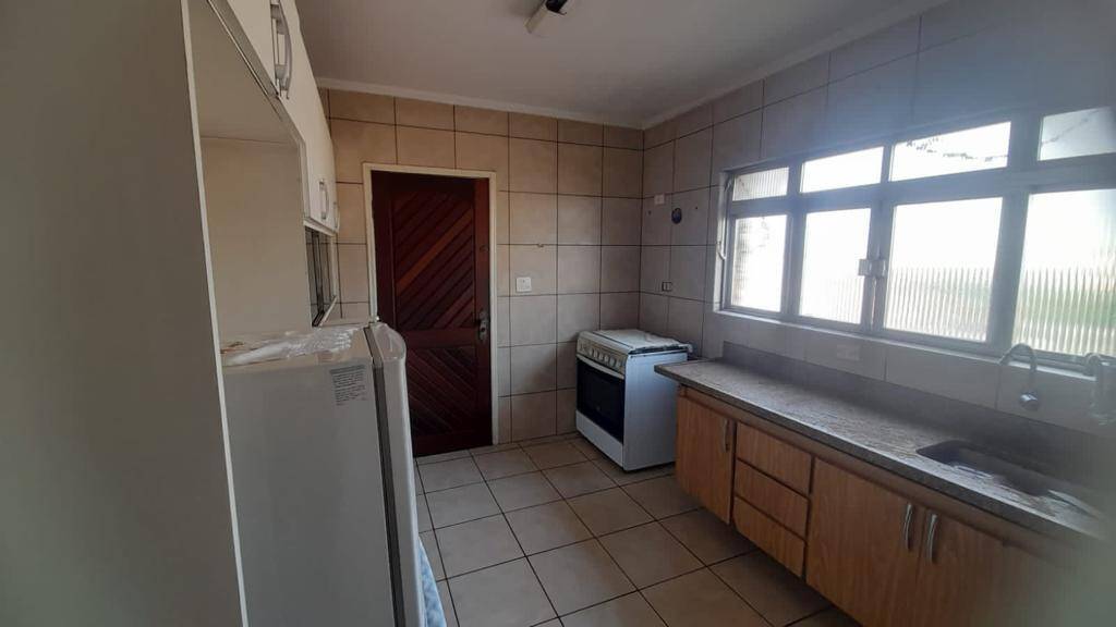 Casa à venda com 3 quartos, 210m² - Foto 6