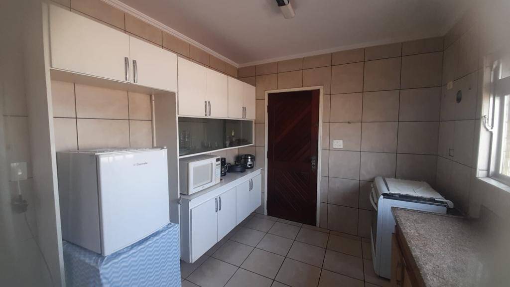 Casa à venda com 3 quartos, 210m² - Foto 7