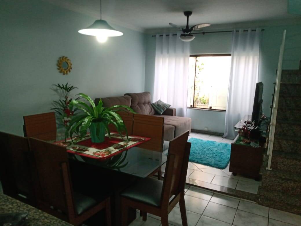 Casa de Condomínio à venda com 3 quartos, 110m² - Foto 1