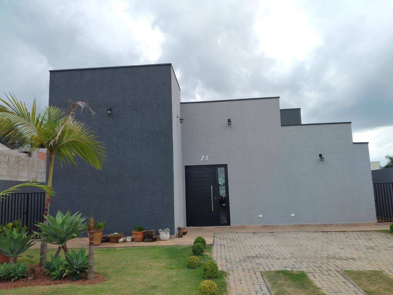 Casa à venda com 3 quartos, 600m² - Foto 2