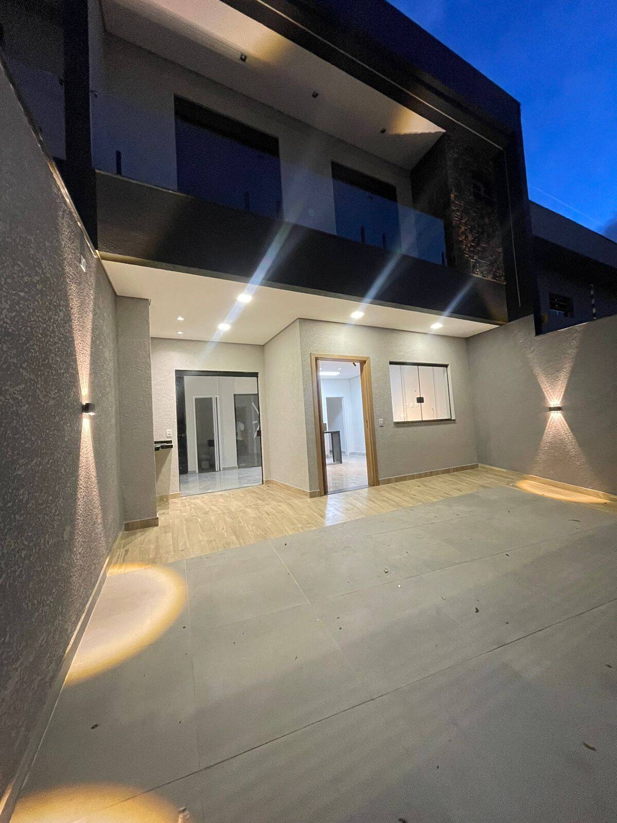 Casa à venda com 3 quartos, 136m² - Foto 1