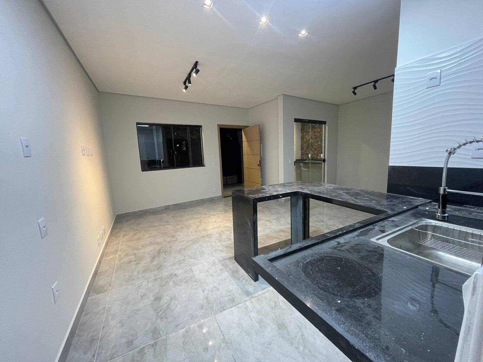 Casa à venda com 3 quartos, 136m² - Foto 4