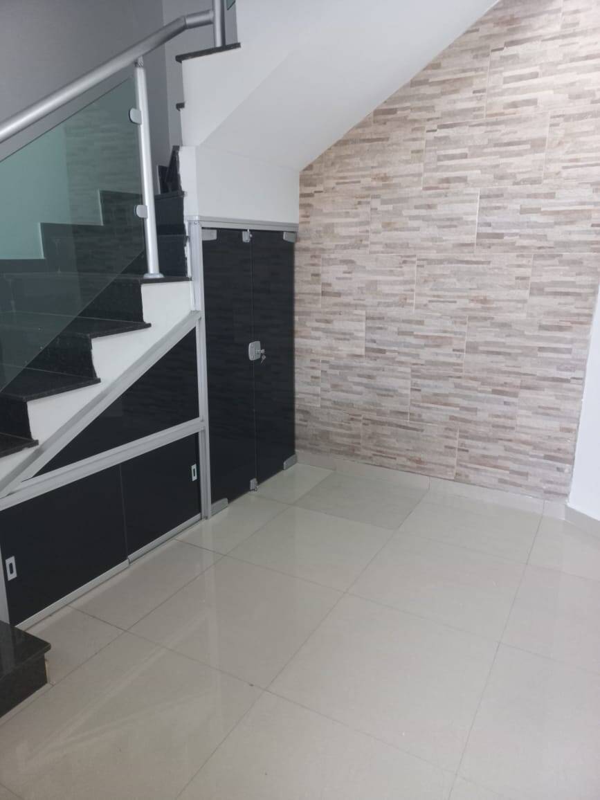 Sobrado à venda com 3 quartos, 130m² - Foto 3