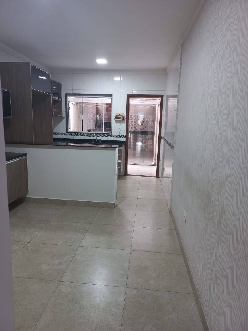 Sobrado à venda com 3 quartos, 130m² - Foto 1